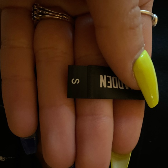 Steve Madden thongs - Picture 3 of 3